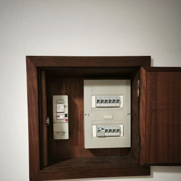 Adriano Quinteiro - Braga - Problemas Elétricos e de Cabos