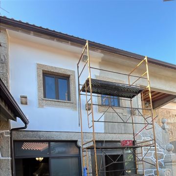 Ks - Barcelos - Montagem de Suporte para TV