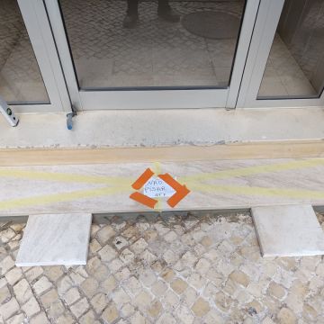Empire build - Portimão - Door Painting