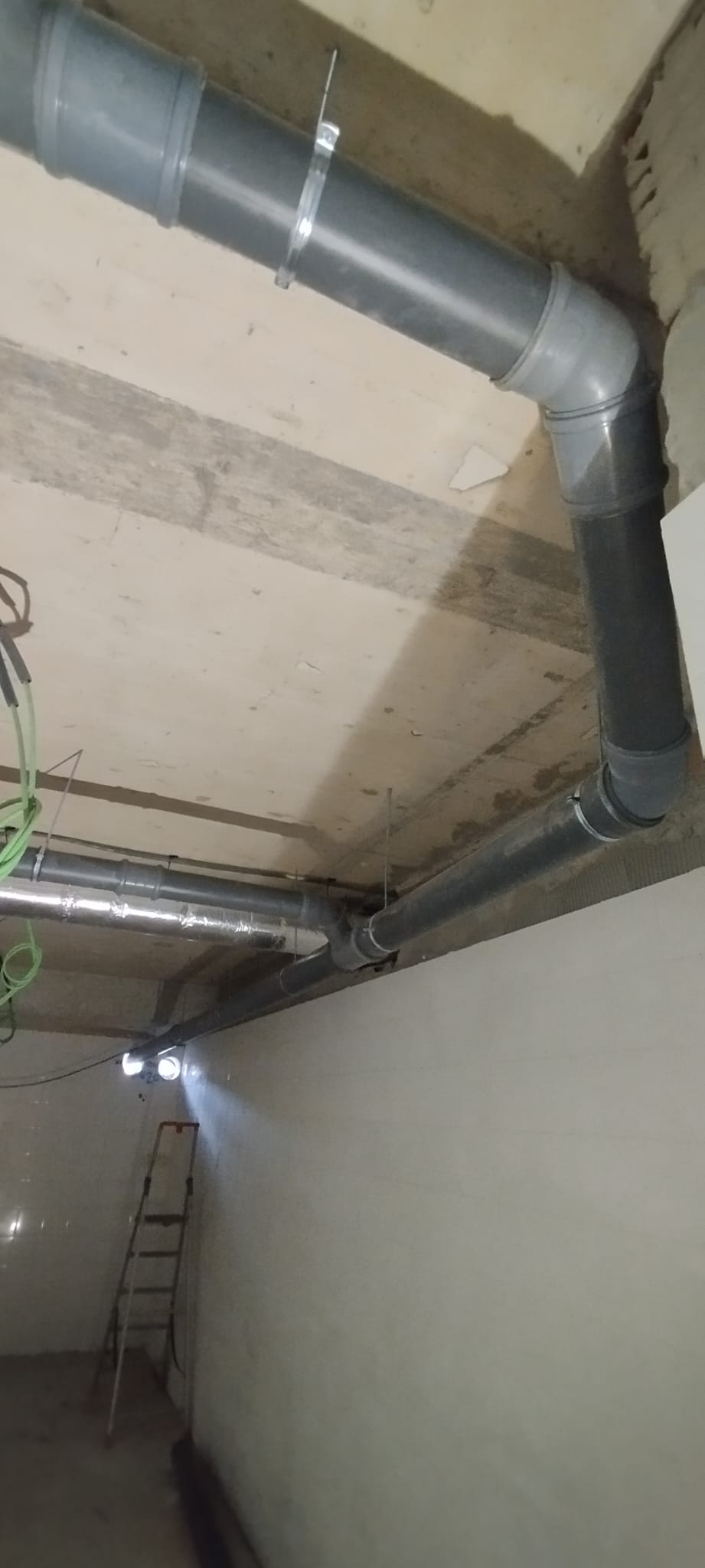 Hugo Soares - Portimão - Plumbing Pipe Installation