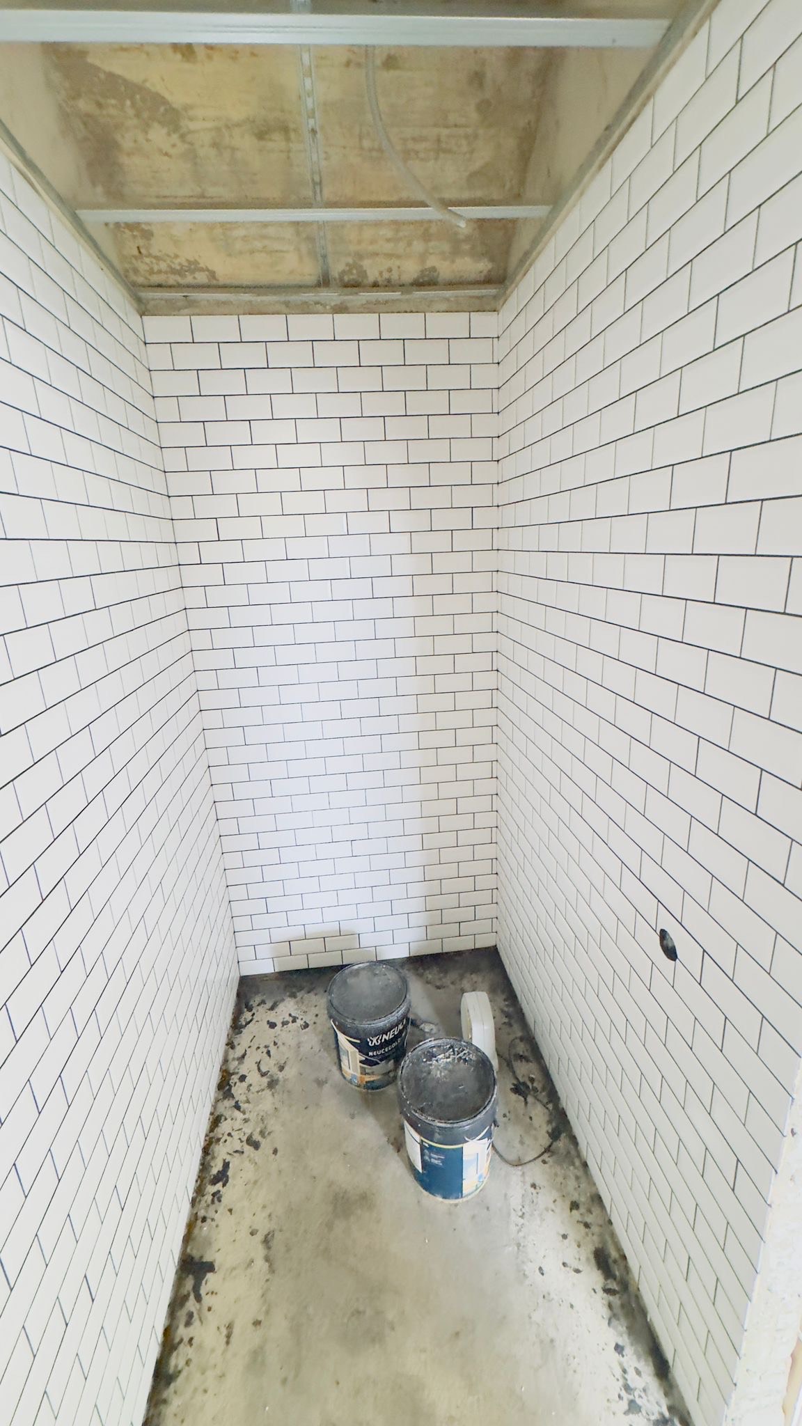 Gustavo Costa Leal - Portimão - Tile Repair