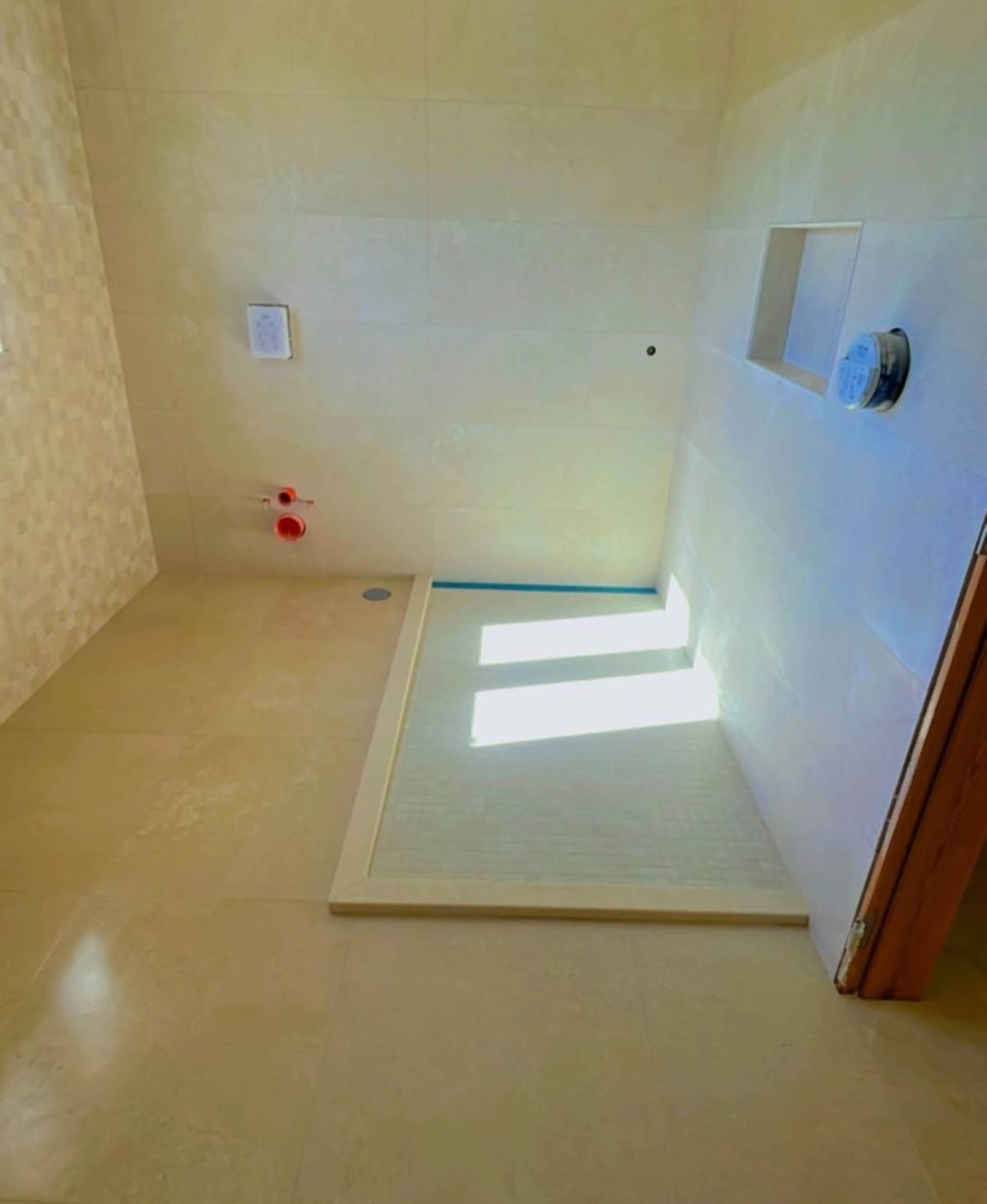 Gustavo Costa Leal - Portimão - Bathroom Tiling