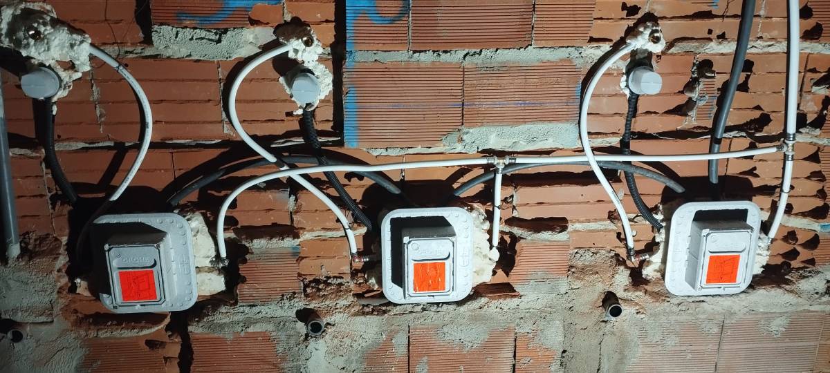 Hugo Soares - Portimão - Caulking