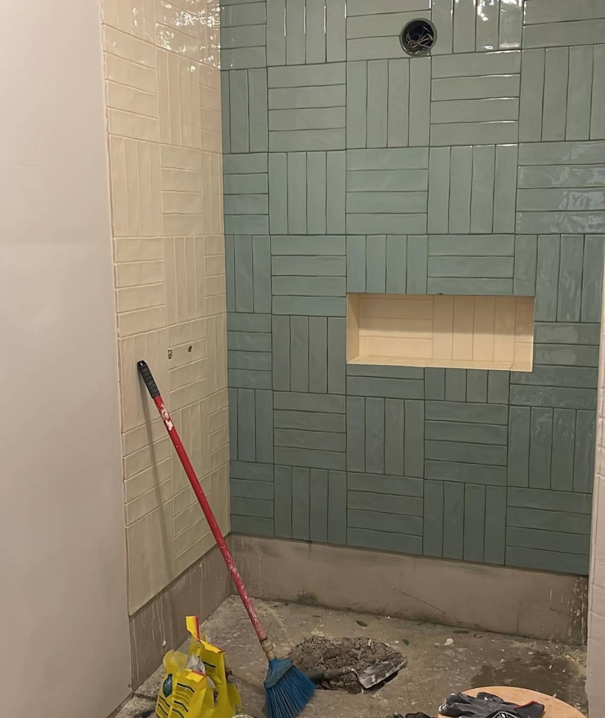 Gustavo Costa Leal - Portimão - Bathroom Tiling