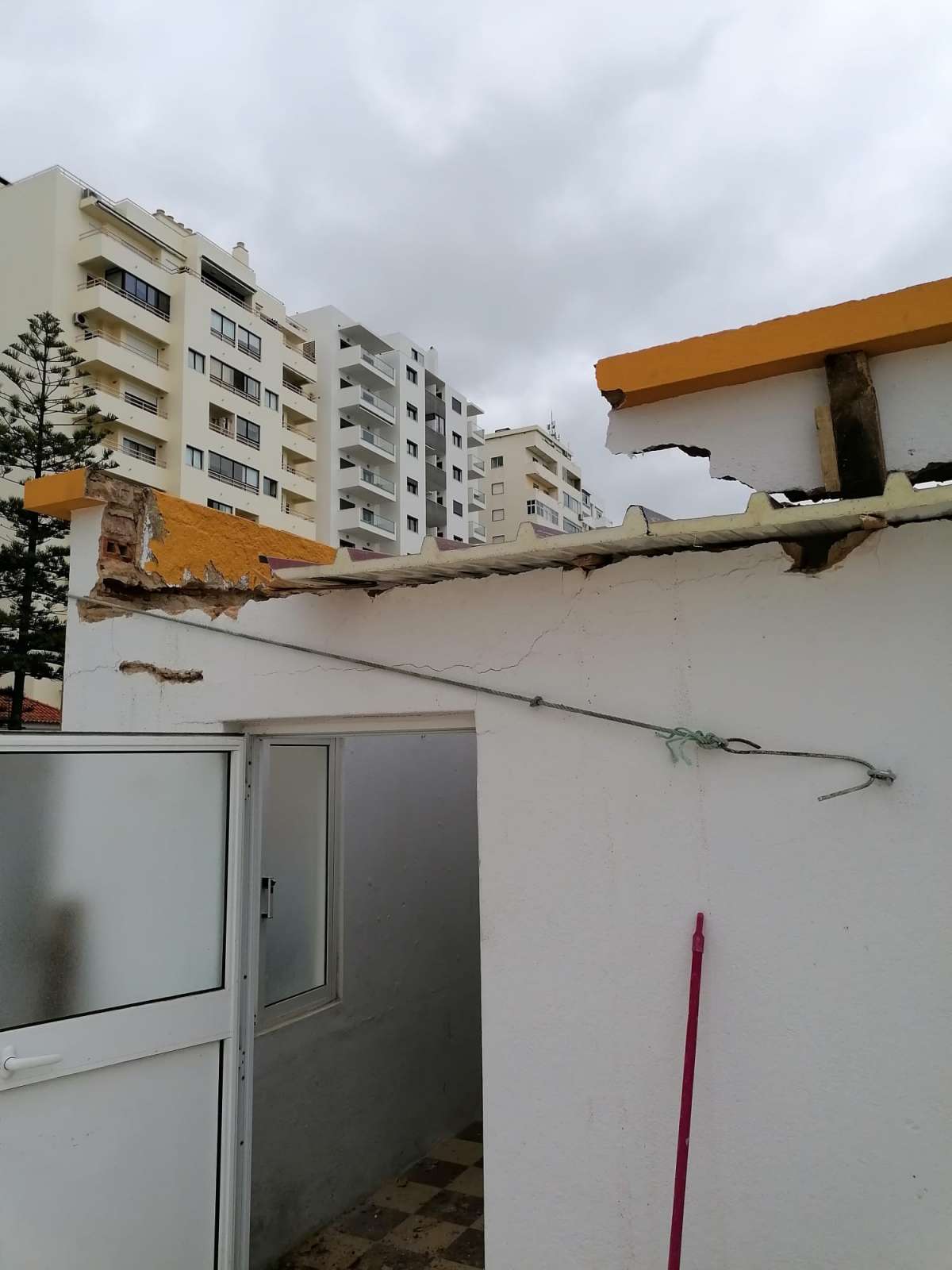 Pintor e barrador entre outras especialidades - Faro - Cleaning Out