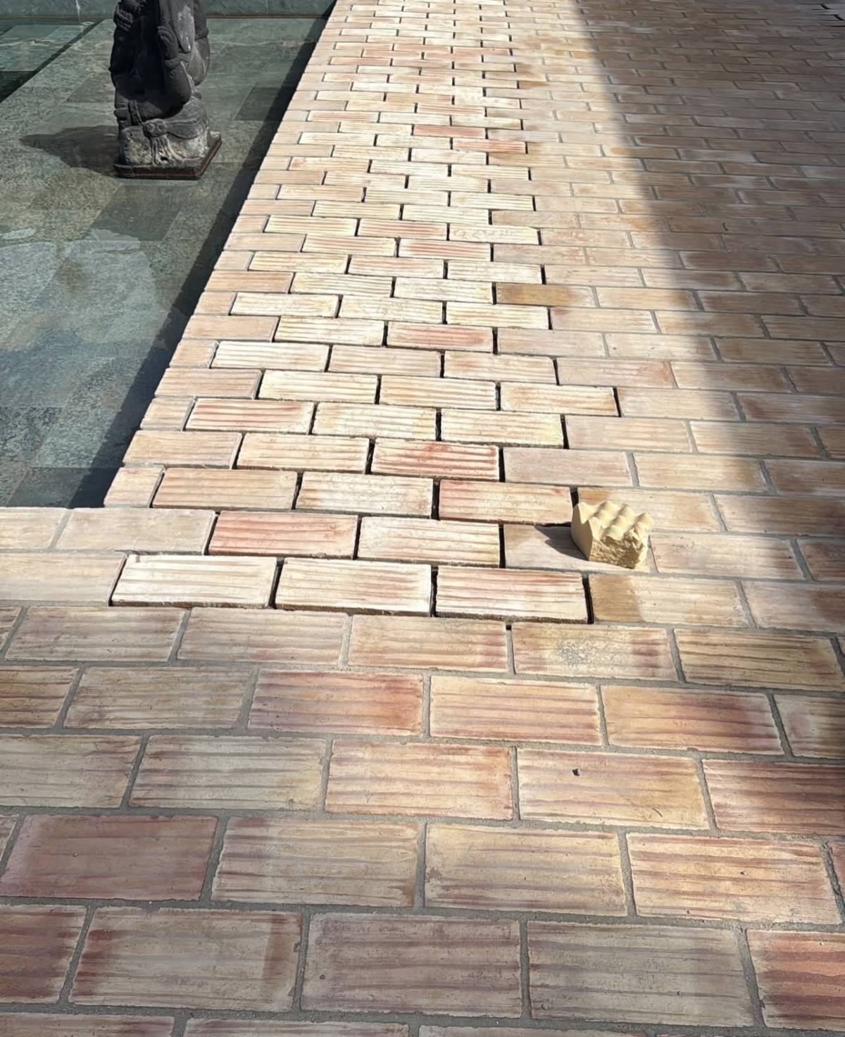 Gustavo Costa Leal - Portimão - Tile Installation