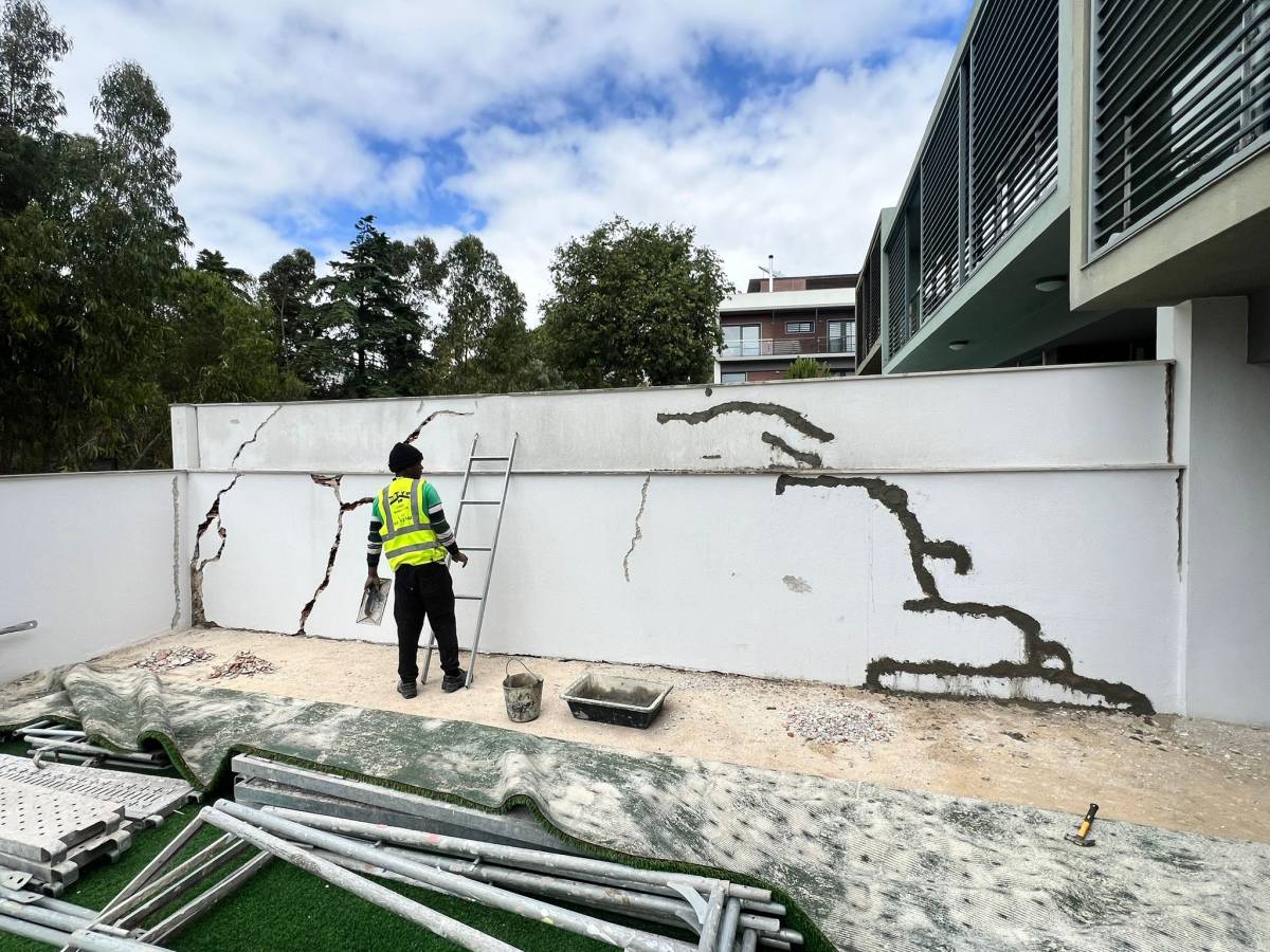 LIRIOS IMPARÁVEIS - Cascais - Garage Door Installation or Replacement