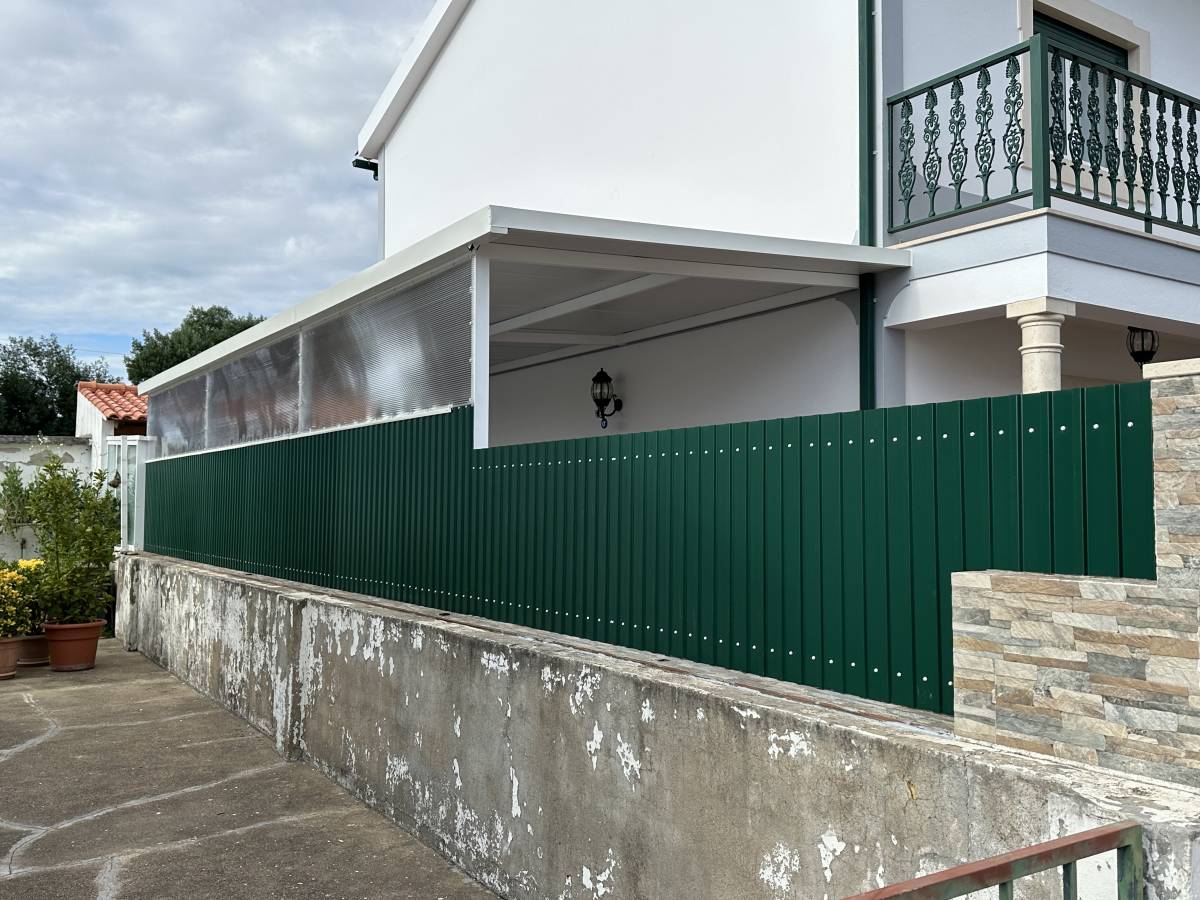 Metal Rainha Serralharia - Caldas da Rainha - Einbau oder Austausch der Garagentür
