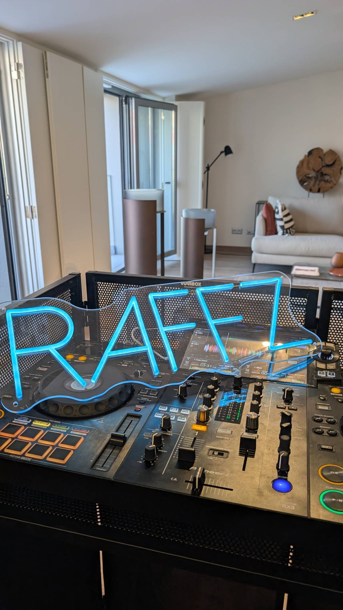 Rafael Nóbrega (DJ Raffz) - Odivelas - Entretenimento com Músico a Solo
