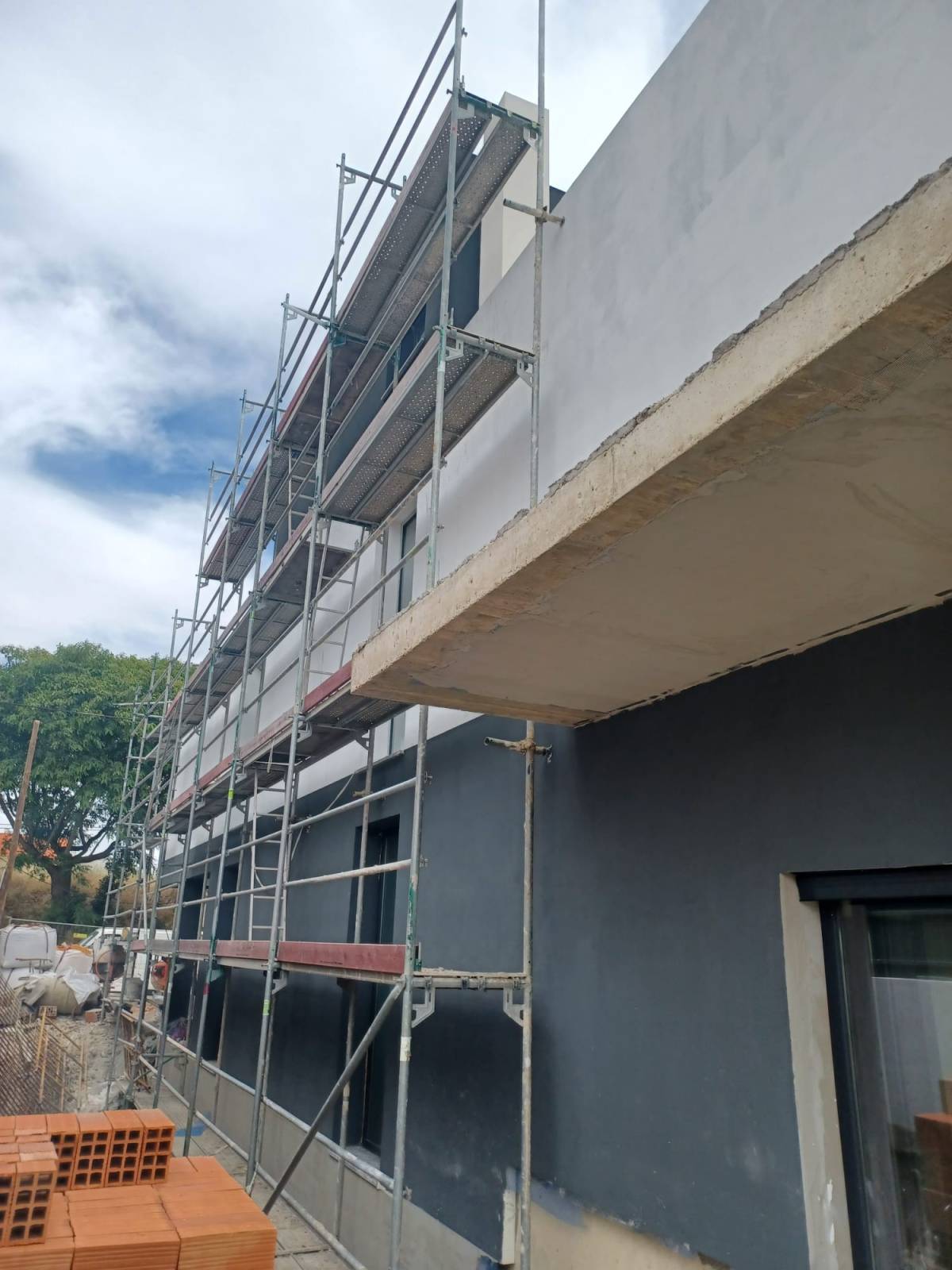 LIRIOS IMPARÁVEIS - Cascais - General Contractor