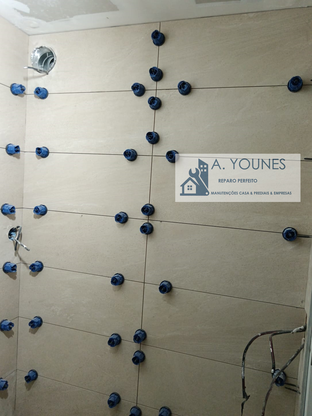 A.younes - Almada - Housekeeper