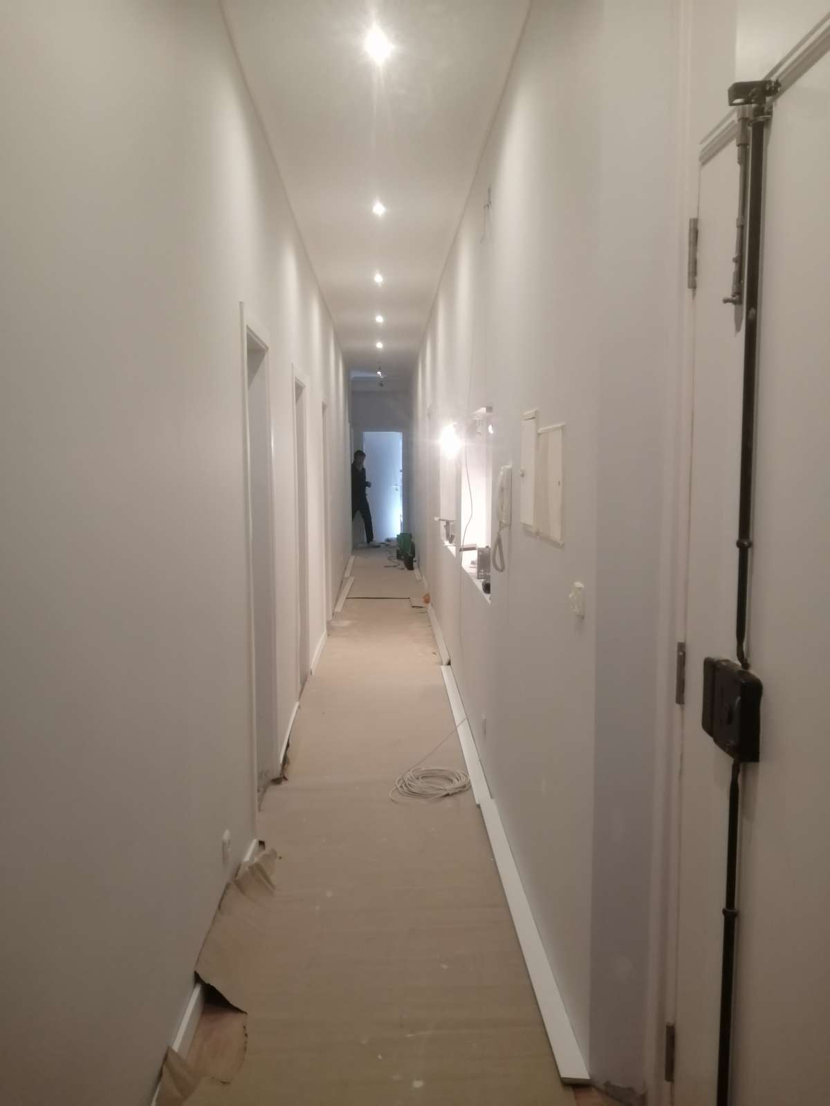 Andre - Cascais - Door Installation