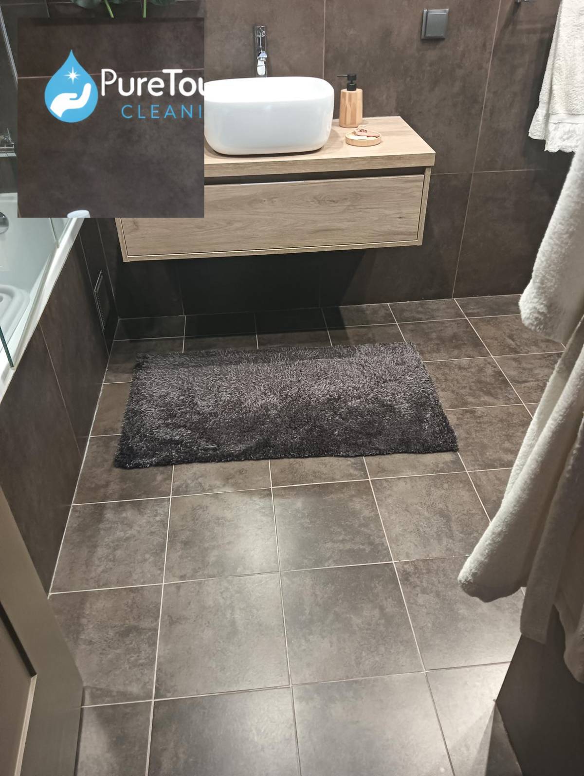 PuretTouch Cleaning - Seixal - Limpeza de Persianas