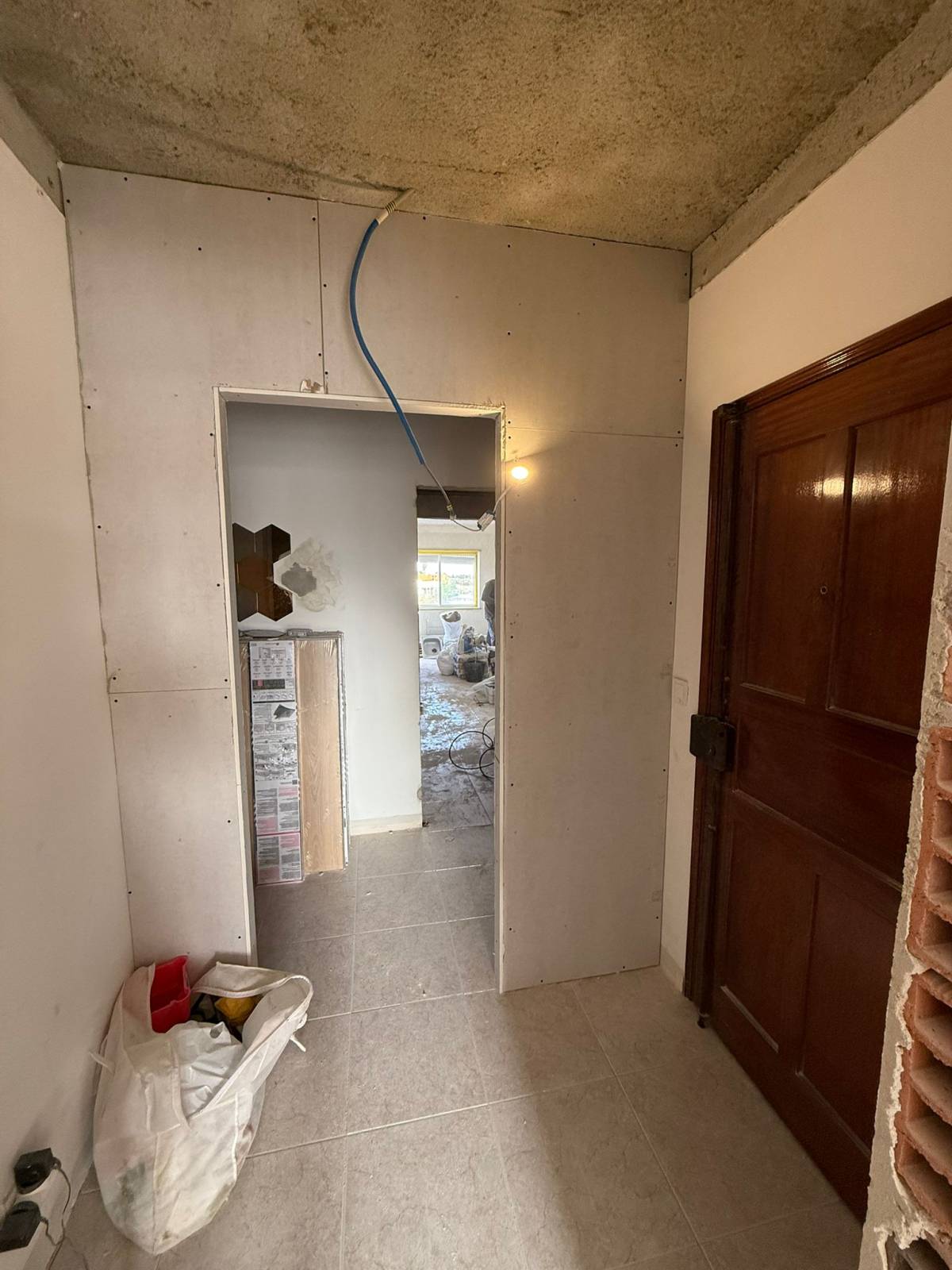 DryTech Solutions - Loures - Instalação de Lâmpada