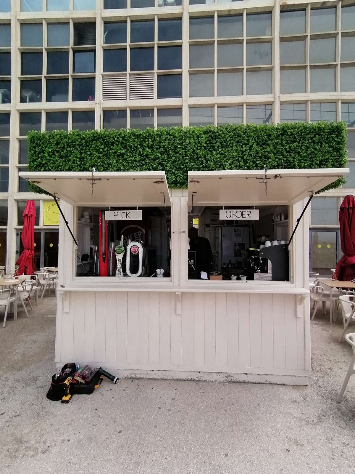 Ruslan - Matosinhos - Cabinet Repair