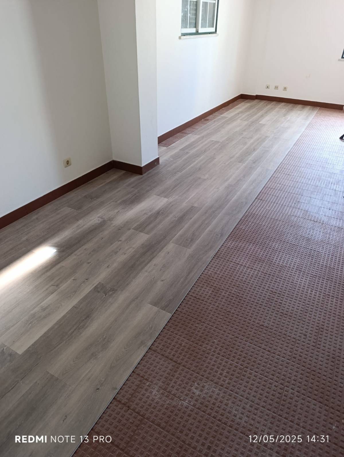 Lima - Palmela - Schrank reparieren
