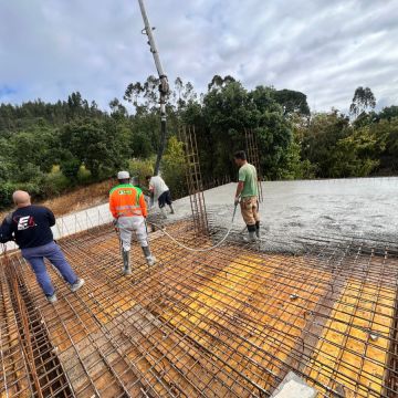 LIRIOS IMPARÁVEIS - Cascais - Construção de Piscina Abaixo do Solo