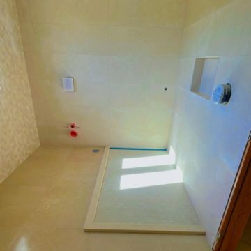 Gustavo Costa Leal - Portimão - Bathroom Tiling