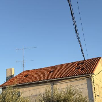 Carlos - Covilhã - Peinture extérieure