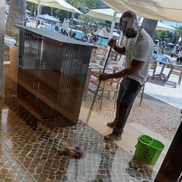 Leandro técnico IKEA - Albufeira - Limpeza de Janelas