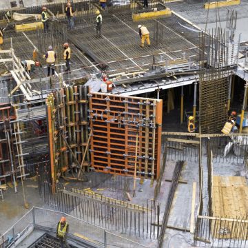 DH Group Recruitment & Building - Paços de Ferreira - Stone or Tile Flooring Installation