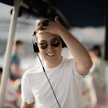 Rafael Nóbrega (DJ Raffz) - Odivelas - Aluguer de Equipamento de Iluminação para Eventos