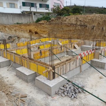 LIRIOS IMPARÁVEIS - Cascais - Remodelação de Sótão