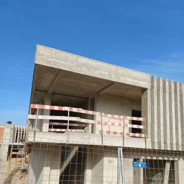 LIRIOS IMPARÁVEIS - Cascais - Demolição de Construções