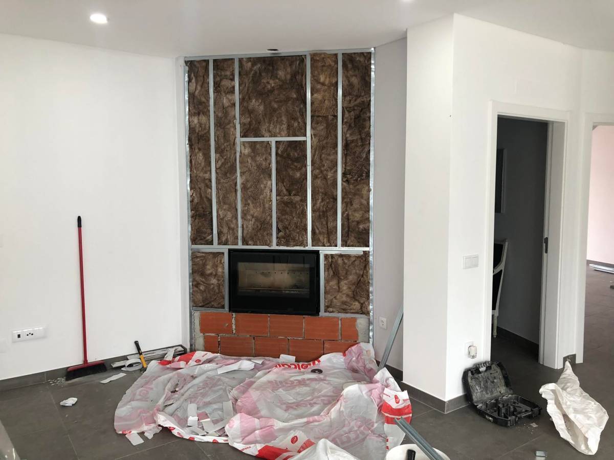 Paulo Pedro - Peniche - Drywall Repair and Texturing