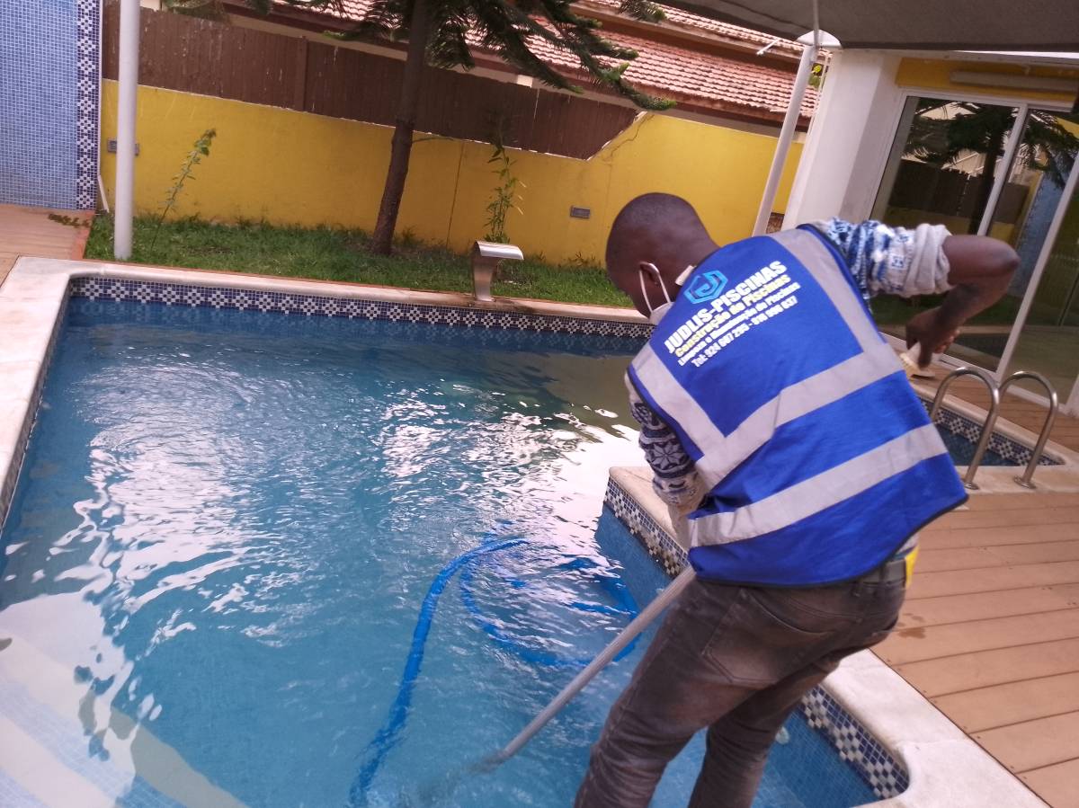 Judlis-piscinas - Loures - Hot Tub and Spa Cleaning and Maintenance