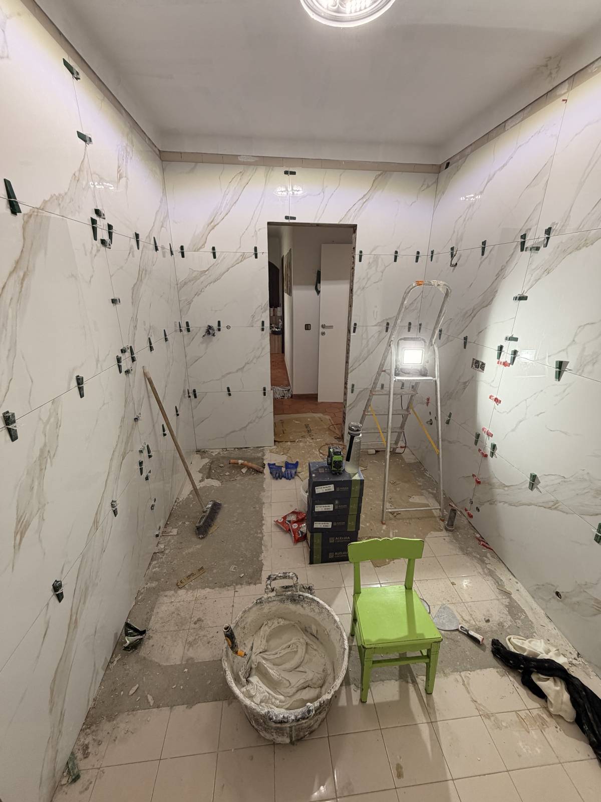 JUNIOR LADRILHOS CONSTRUÇÕES - Porto de Mós - Reparação de Azulejos