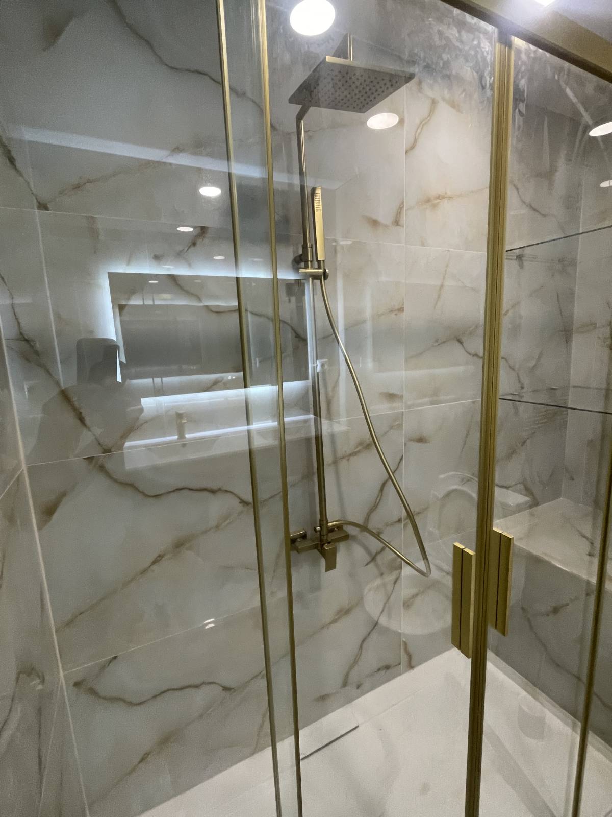 D.P. - Santa Maria da Feira - Stone or Tile Flooring Installation