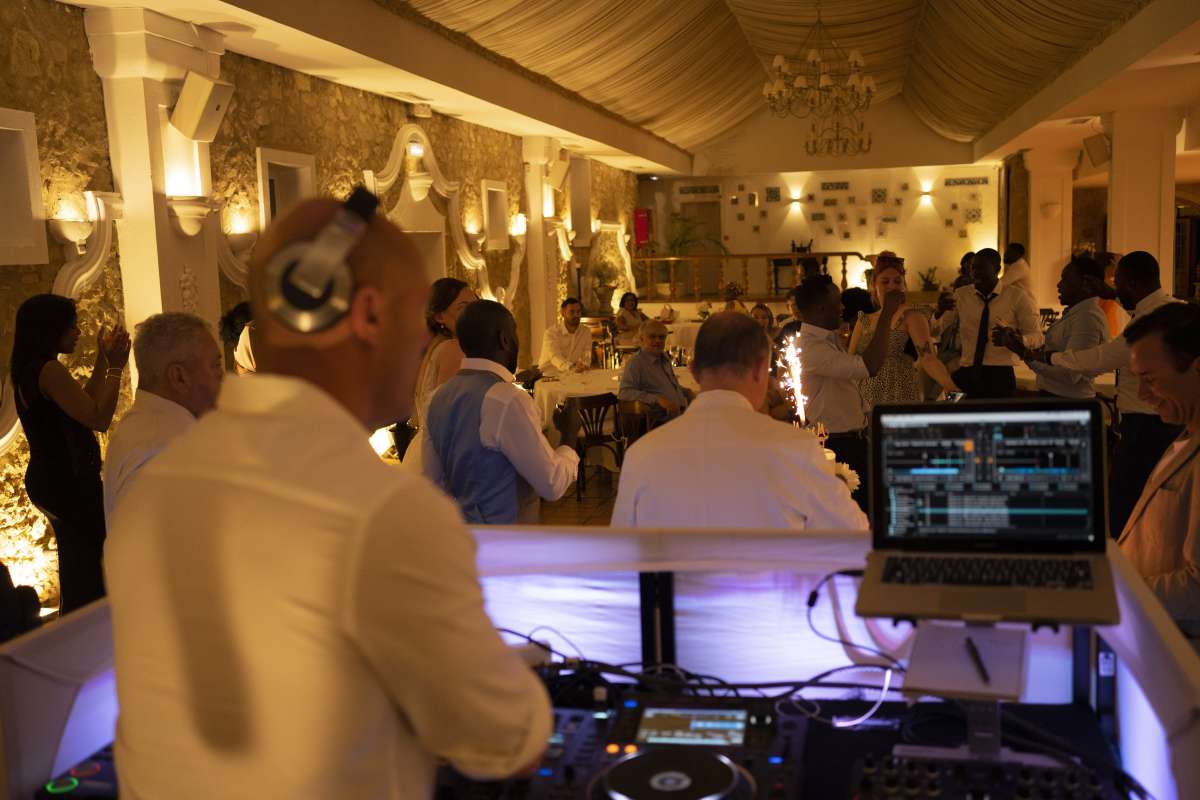 Insonik DJs - Oeiras - DJ para Casamentos