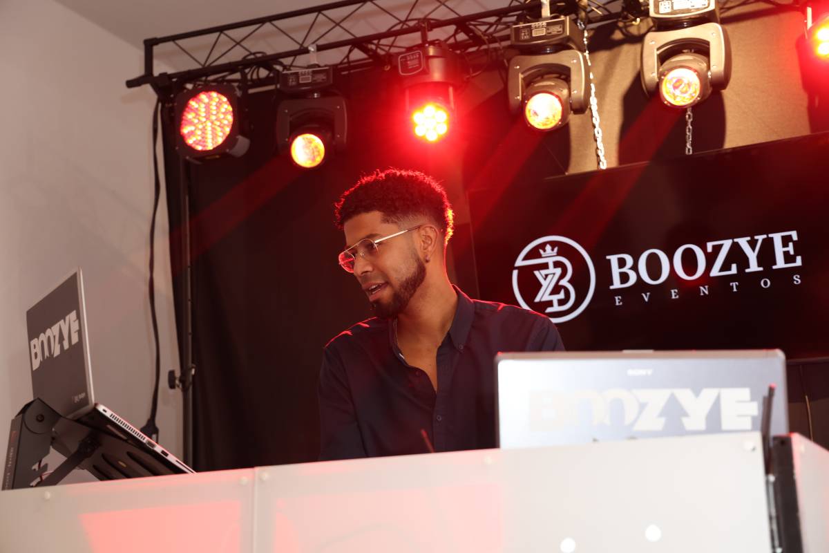 Dj Boozye | Boozye Eventos - Viseu - Arte com Balões
