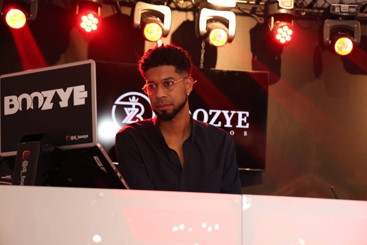 Dj Boozye | Boozye Eventos - Viseu - Espetáculo de Circo