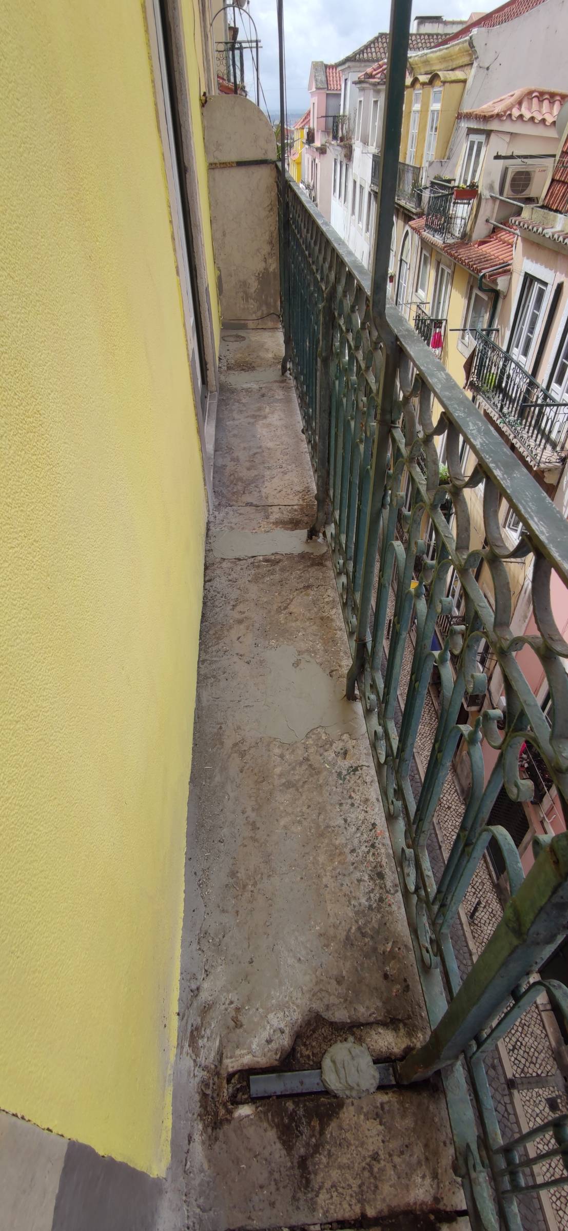 Souza Remodelações e Serviços Gerais - Leiria - Dachbau oder -austausch