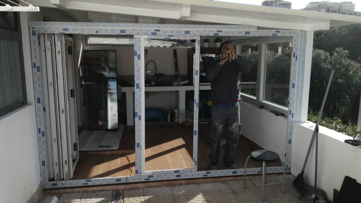 Projeta Estores e Janelas - Montijo - Reparação de Porta