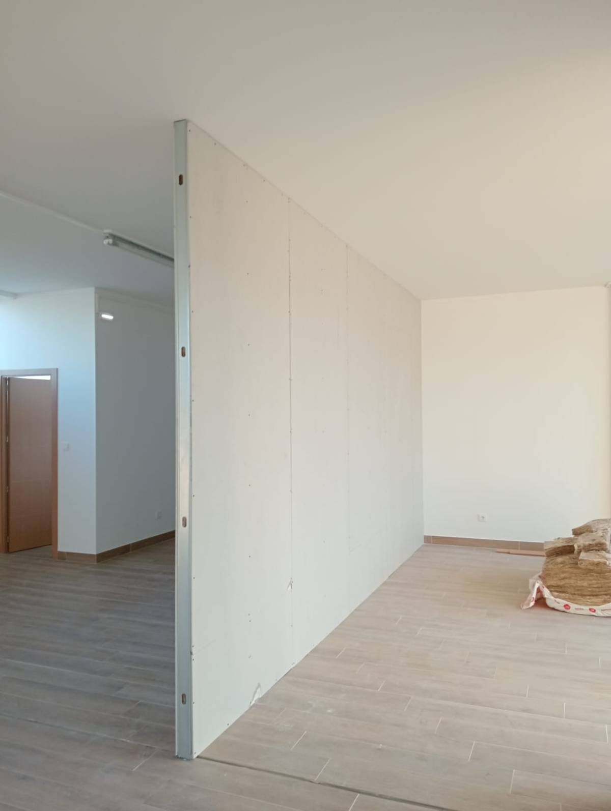 Pladur, piso flutuante, pintura - Torres Vedras - Closets