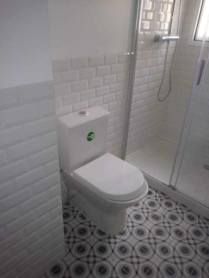 CRAD - Construções e Reabilitações Lda. - Odivelas - Stone or Tile Flooring Installation