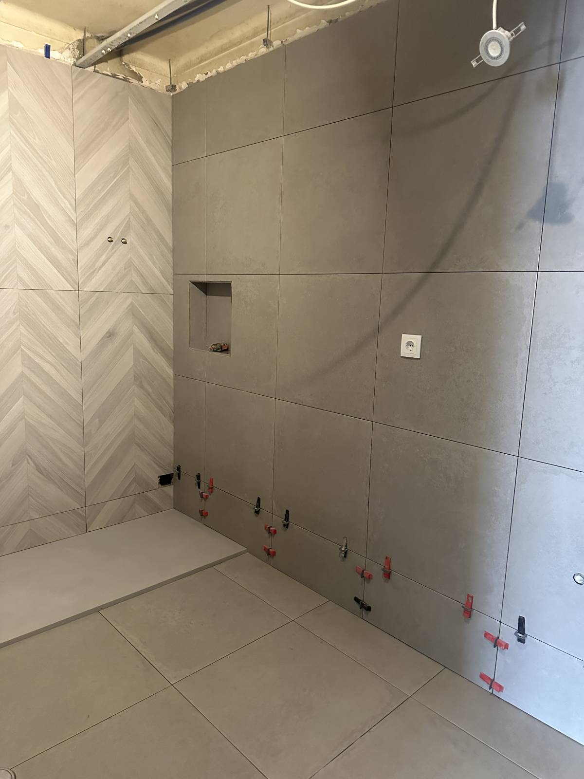 Domusfix Serviços - Lisboa - Instalação, Reparação ou Remoção de Revestimento de Parede