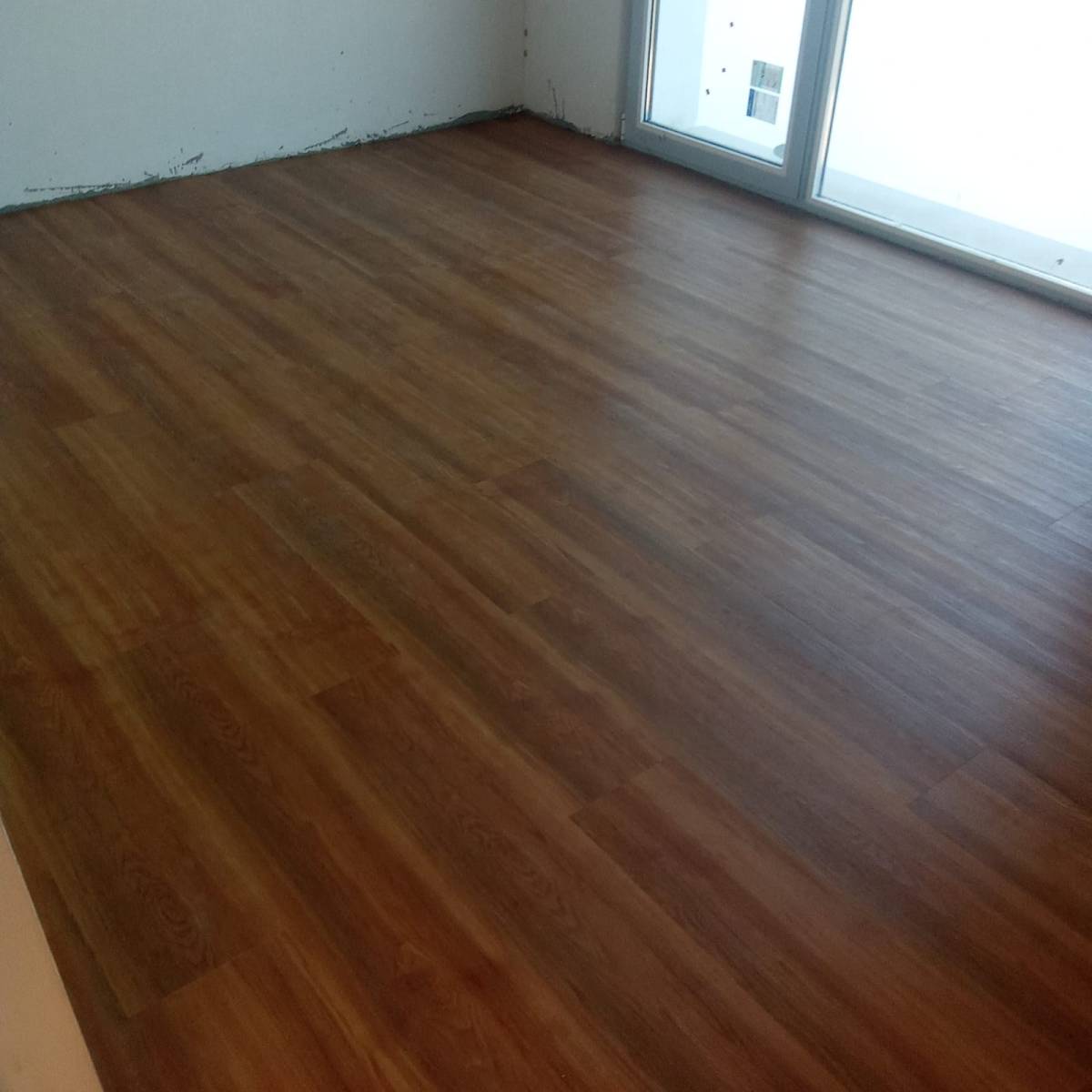 Pladur, piso flutuante, pintura - Torres Vedras - Stair and Staircase Addition or Remodel