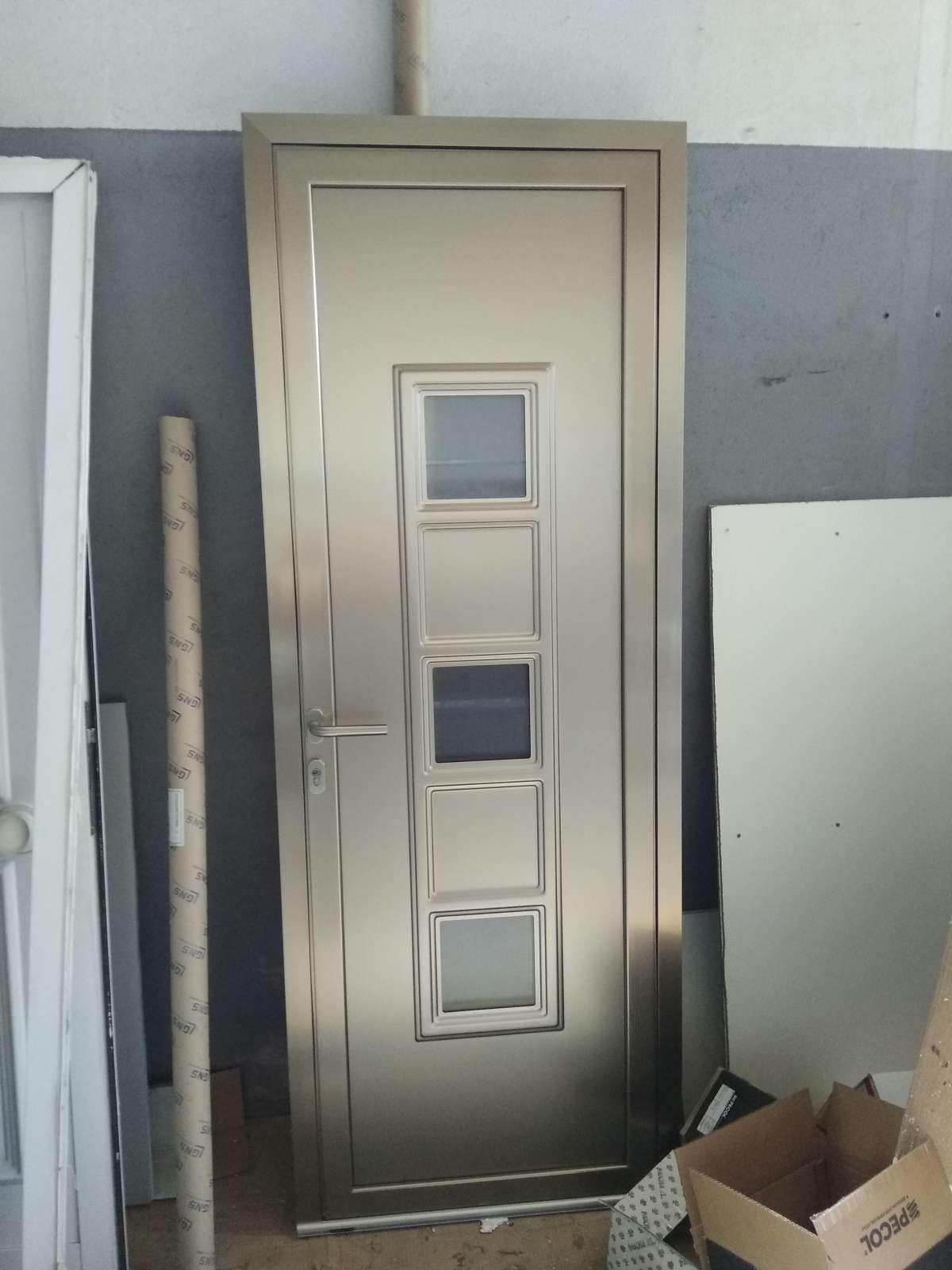Carlos - Guimarães - Garage Door Installation or Replacement
