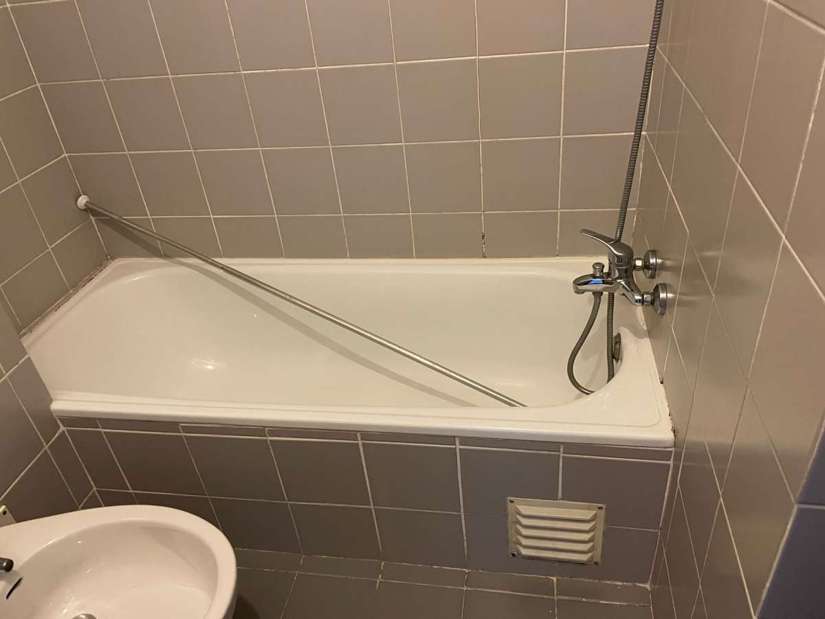 Rafael Lopes - Lisboa - Bathroom Remodel