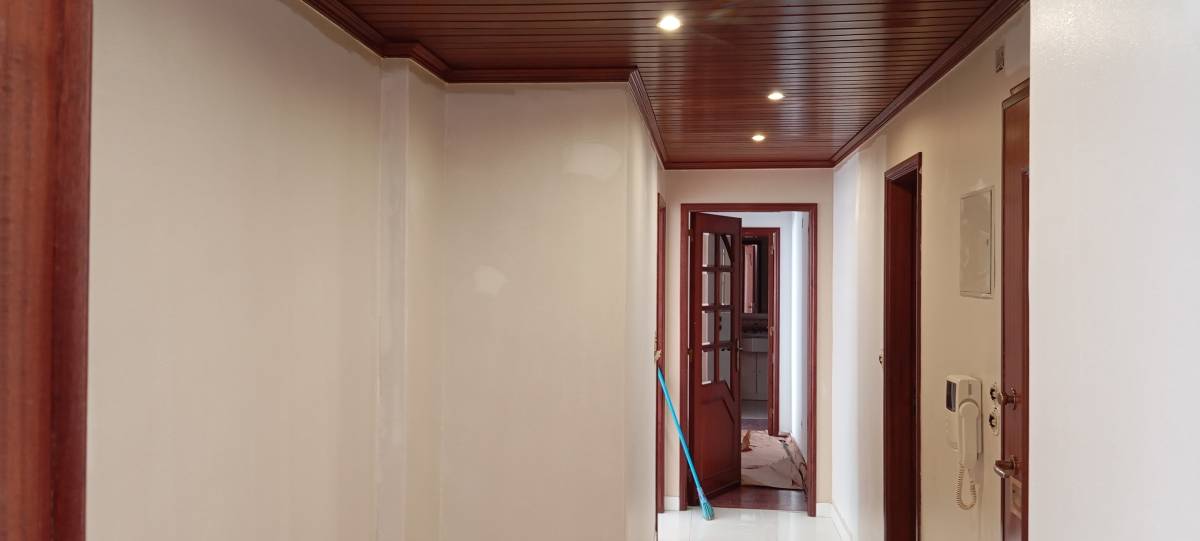 Frazão vertical - Oeiras - Pintura de Interiores