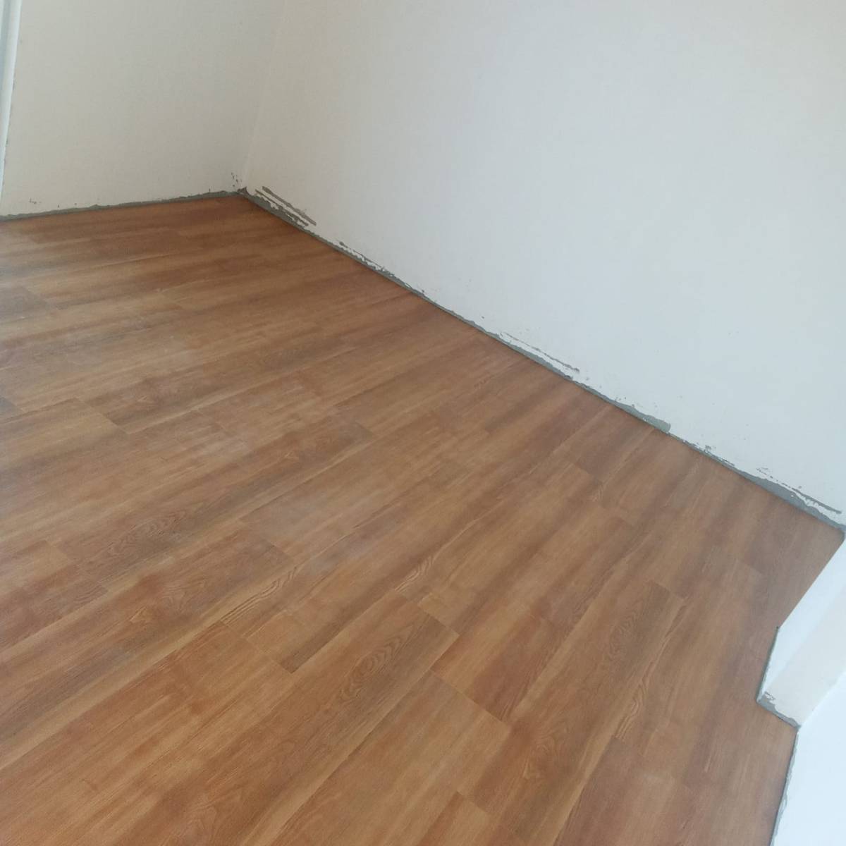 Pladur, piso flutuante, pintura - Torres Vedras - Drywall Installation and Hanging