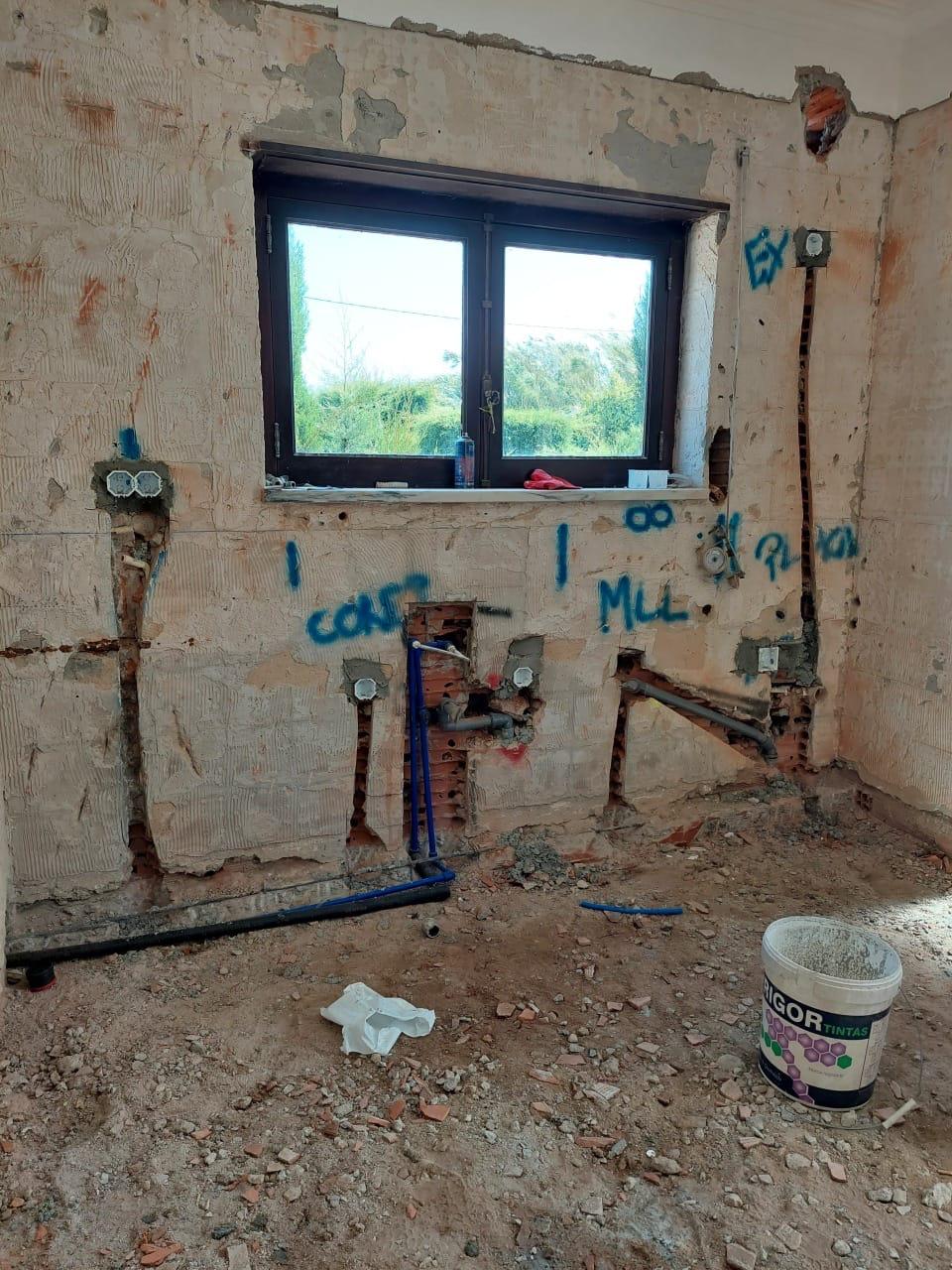 Eletroserviços - Eletricista certificado - Caldas da Rainha - Fixtures