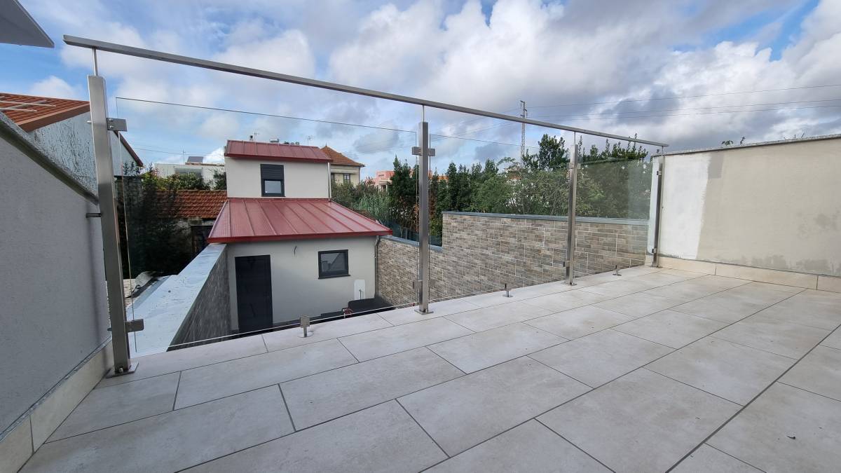 Antonio Moreira - São João da Madeira - Tradução de Latim