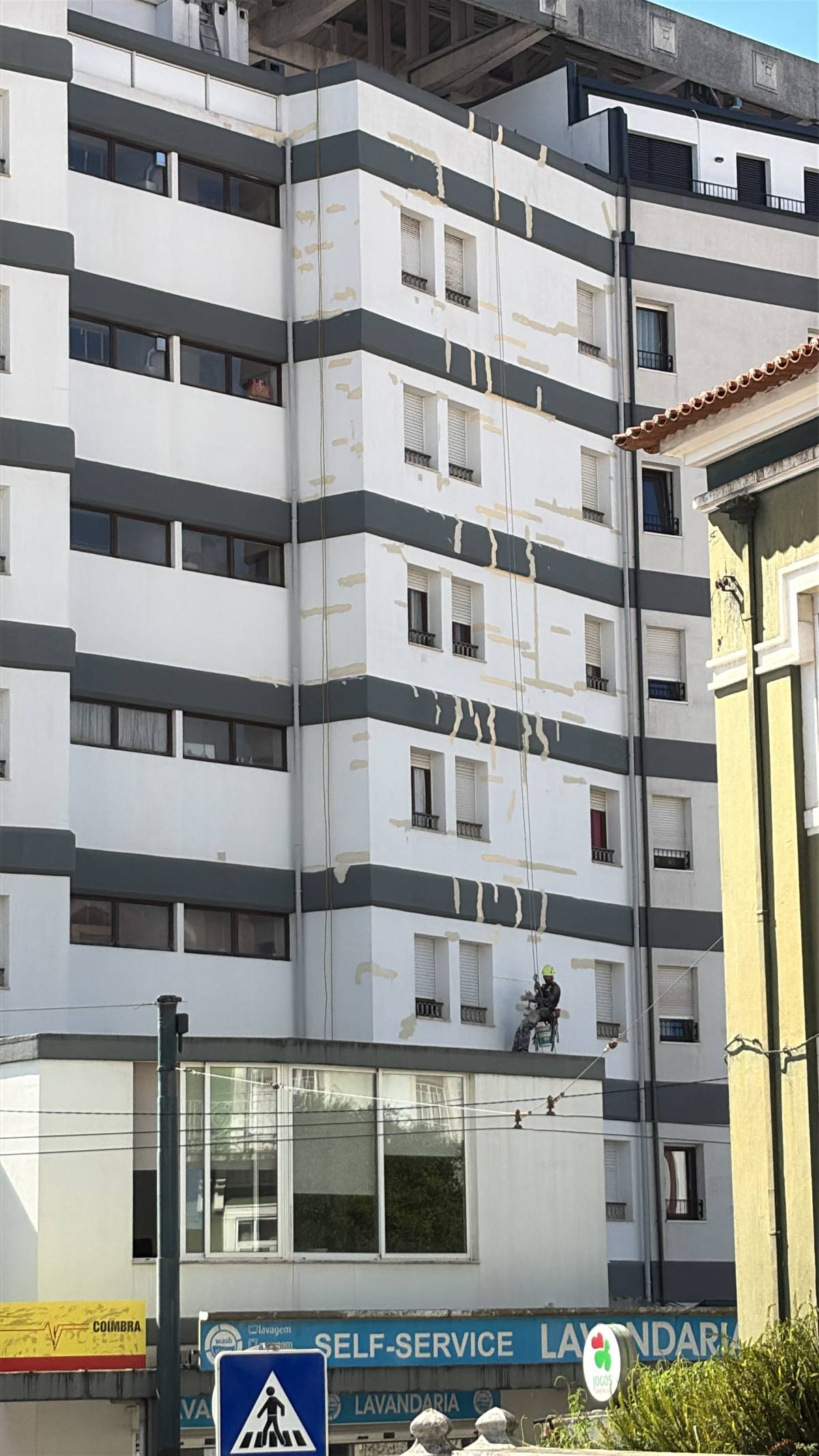 Arthur Labre - Coimbra - Geländer reparieren