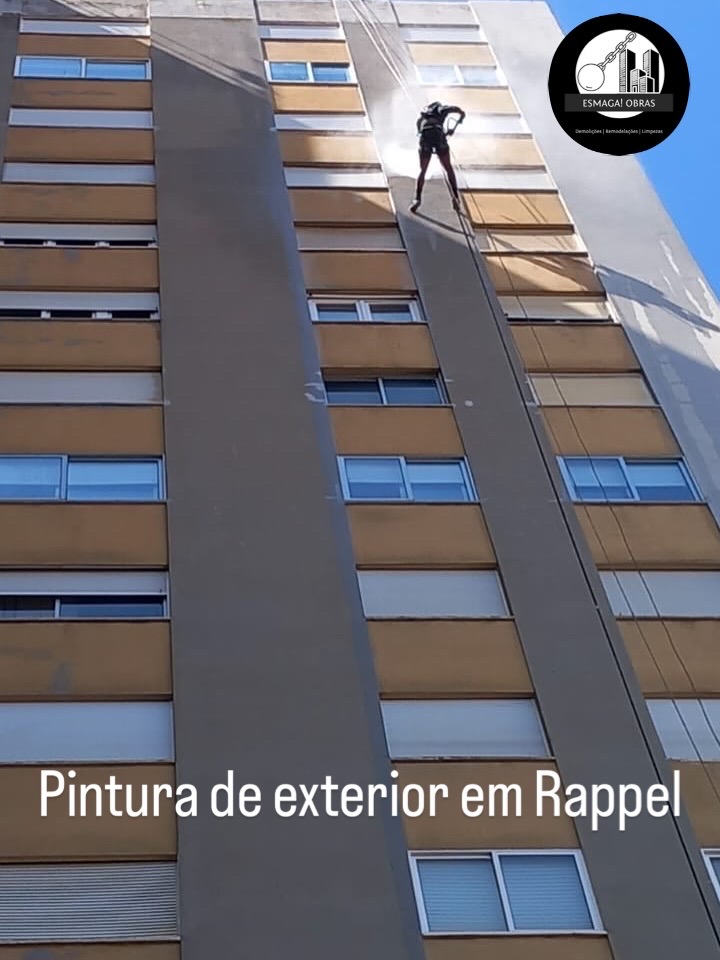 Esmaga! Obras - Sintra - Interior Wall Addition