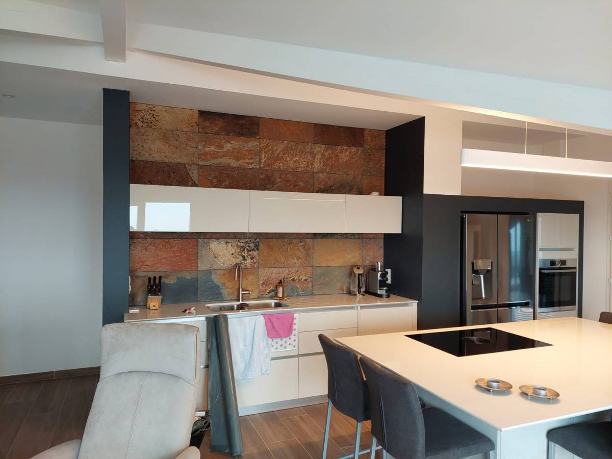 Real remodelações. - Almada - Instalação de Lavatório e Torneira